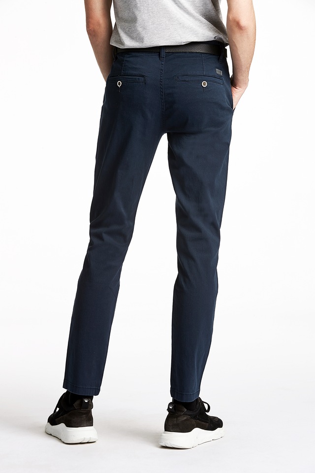 LINDBERGH Chinohose mit Gürtel und Stretch