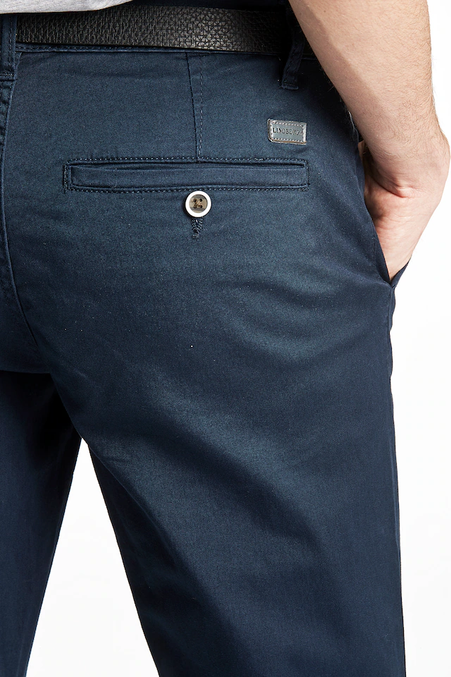 LINDBERGH Chinohose mit Gürtel und Stretch