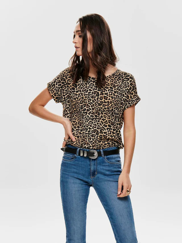 ONLY Kurzarmshirt »ONLMOSTER – Shirt mit Animal-Print und lockerem Schnitt« loose fit, animal-print, modisch, Viskosemischung, Rundhals