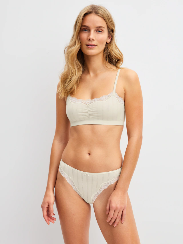 CALIDA Slip »Etude Toujours« Nadelstreifen-Optik, florale Spitze, Regular-Cut, Jacquard, elastisch