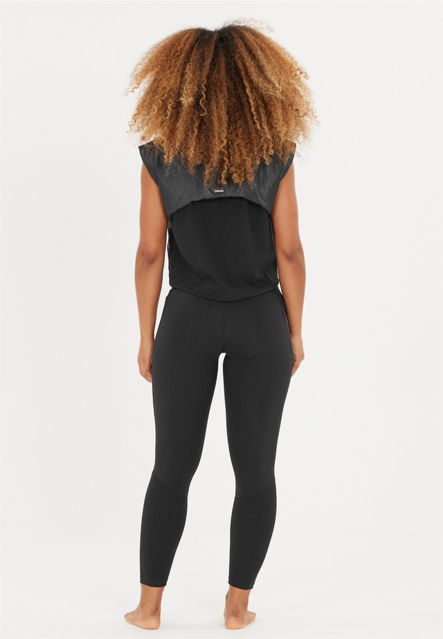 ATHLECIA Softshellweste »Ayanda« mit wärmeisolierendem PRIMALOFT-Futter