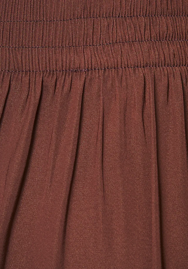 LASCANA Webhose »mit extra weitem Bein aus softer Satinqualität« luftige Sommerhose mit Taschen, elegant