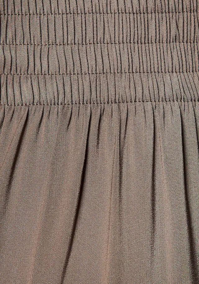 LASCANA Webhose »mit extra weitem Bein aus softer Satinqualität« luftige Sommerhose mit Taschen, elegant