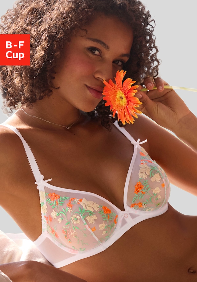 LASCANA Bügel-BH mit zarter Blumenstickerei und filigranen Accessoires, sexy Dessous
