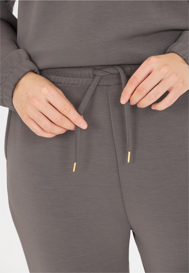 ATHLECIA Sweathose »Jacey« aus weichem Modalmix