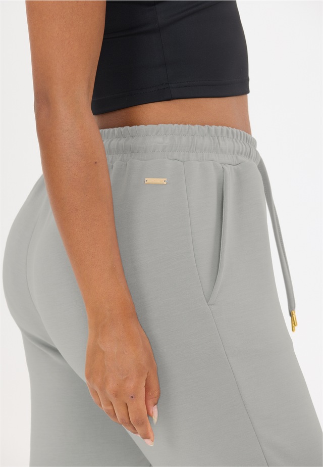 ATHLECIA Sweathose »Jacey« aus weichem Modalmix