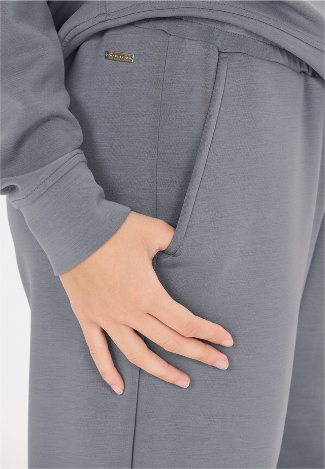 ATHLECIA Sweathose »Jacey« aus weichem Modalmix