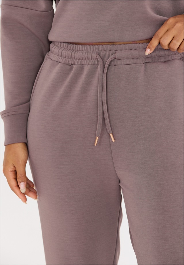 ATHLECIA Sweathose »Jacey« aus weichem Modalmix