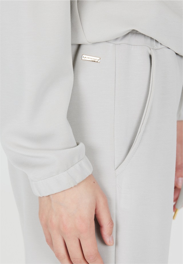 ATHLECIA Sweathose »Jacey« aus weichem Modalmix