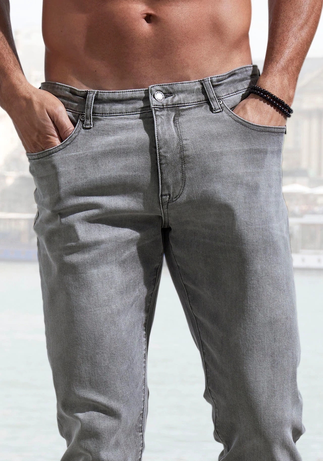 John Devin 5-Pocket-Jeans »Straight-fit Jeans« aus elastischer Denim-Qualität, in 3 Längen: 30 & 32 & 34