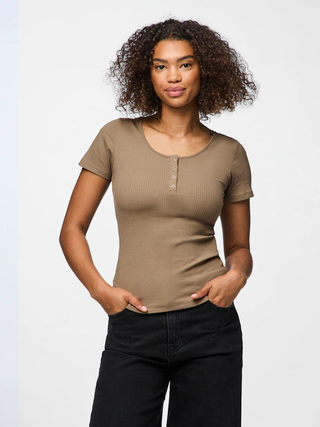pieces Kurzarmshirt »PCKITTE SS TOP NOOS BC« Baumwollmischung, slim fit
