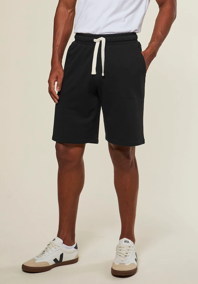 KangaROOS Sweatshorts , seitliche Taschen, kontrast Bänder