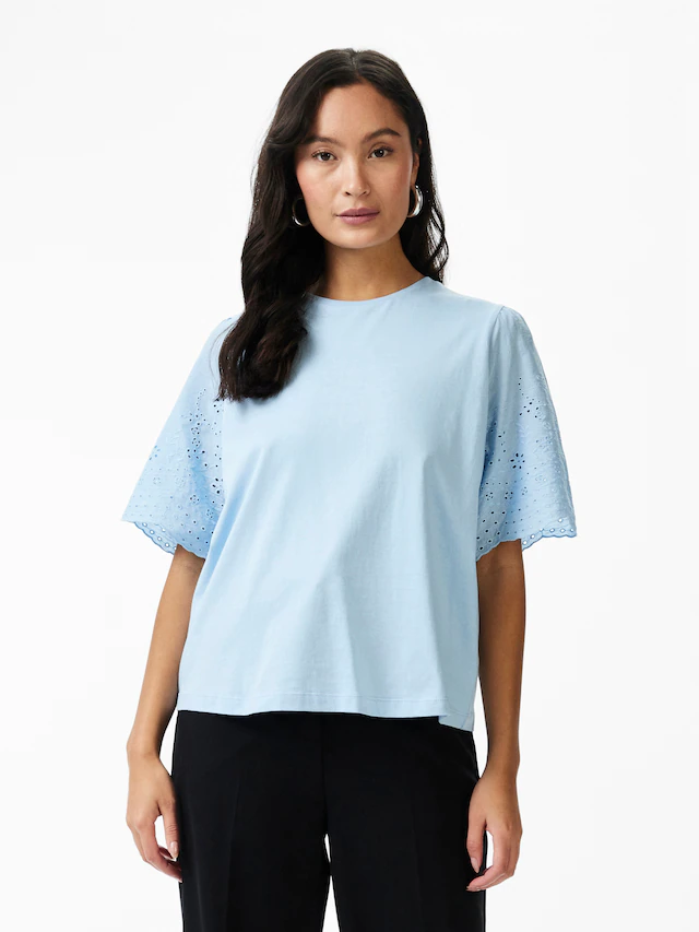 Y.A.S Kurzarmshirt »YASLEX SS TOP W. EMB SLEEVES S. NOOS« mit Lochstickerei
