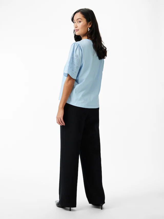 Y.A.S Kurzarmshirt »YASLEX SS TOP W. EMB SLEEVES S. NOOS« mit Lochstickerei