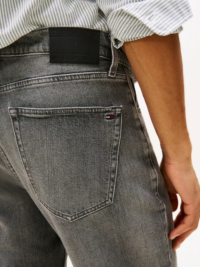 Tommy Jeans Slim-fit-Jeans »Ryan Regular Slim Straight« Slim‑Straight‑Jeans aus hochwertigem Denim regulärer Leibhöhe