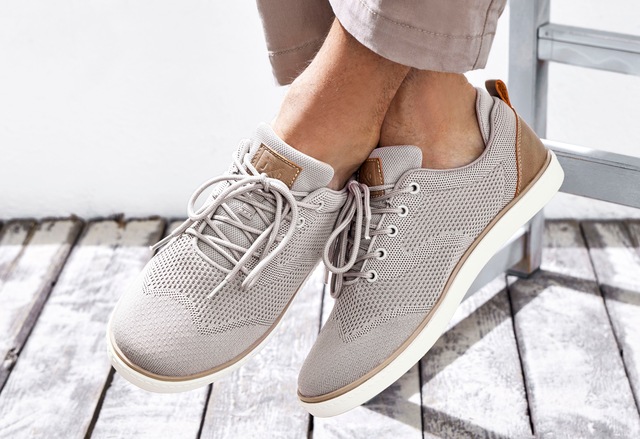 John Devin Sneaker »Schnürschuh, Freizeitschuh, Halbschuh, Schnürhalbschuh, Turnschuh« mit super leichter Sohle Unisex VEGAN