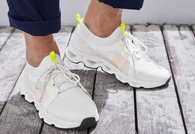 John Devin Sneaker »Schnürschuh, Freizeitschuh, Halbschuh, Schnürhalbschuh, Turnschuh« im sportiven Look mit leichter Sohle Unisex VEGAN