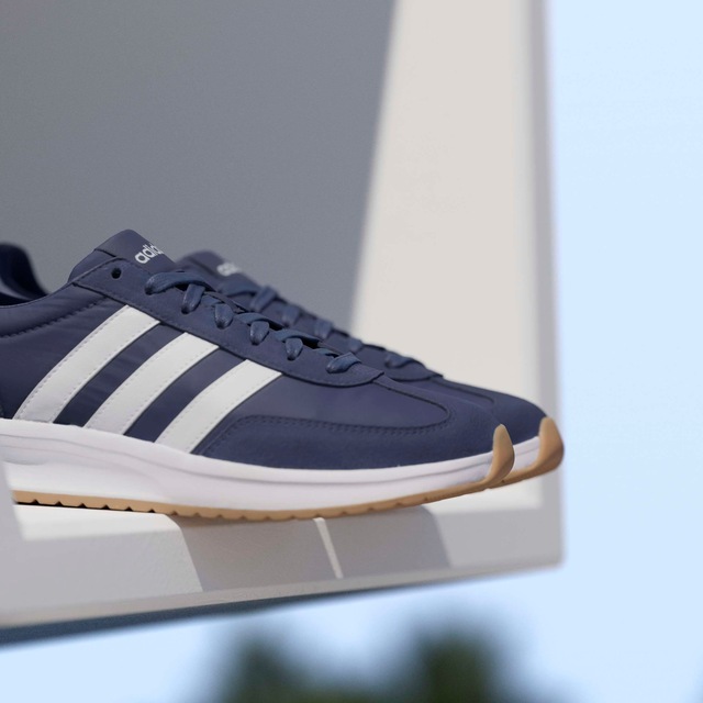 adidas Sportswear Sneaker »RUN 70S 2.0« inspiriert vom Design des adidas SL72