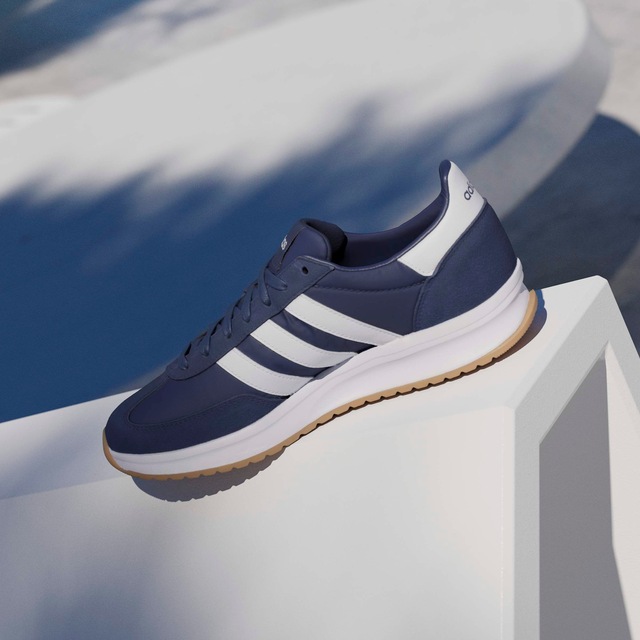 adidas Sportswear Sneaker »RUN 70S 2.0« inspiriert vom Design des adidas SL72