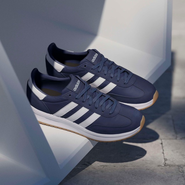 adidas Sportswear Sneaker »RUN 70S 2.0« inspiriert vom Design des adidas SL72