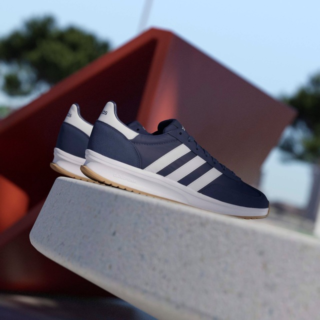 adidas Sportswear Sneaker »RUN 70S 2.0« inspiriert vom Design des adidas SL72