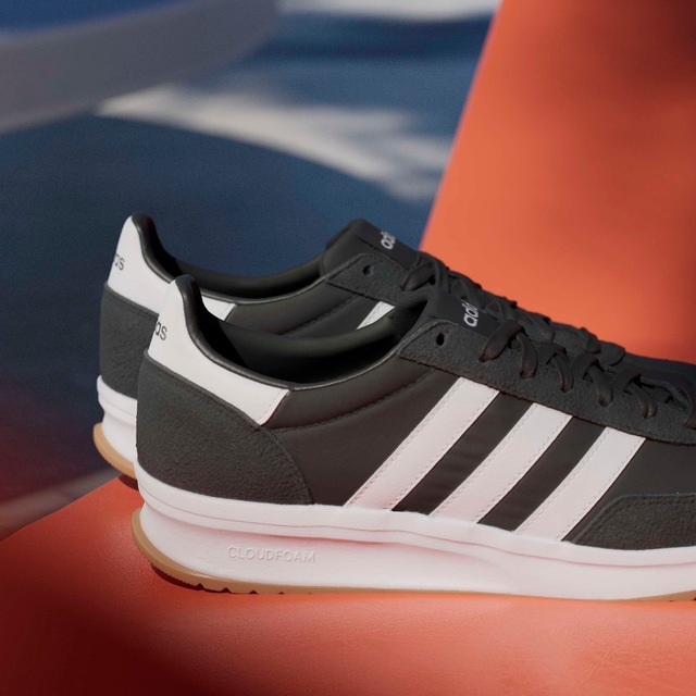 adidas Sportswear Sneaker »RUN 70S 2.0« inspiriert vom Design des adidas SL72