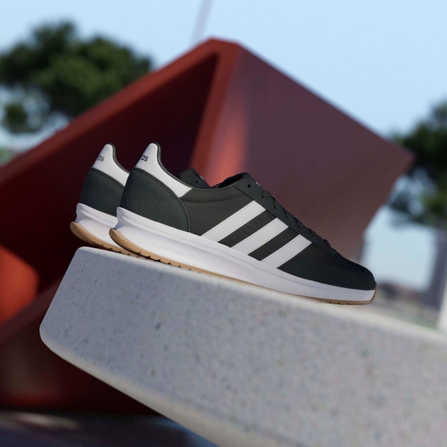 adidas Sportswear Sneaker »RUN 70S 2.0« inspiriert vom Design des adidas SL72