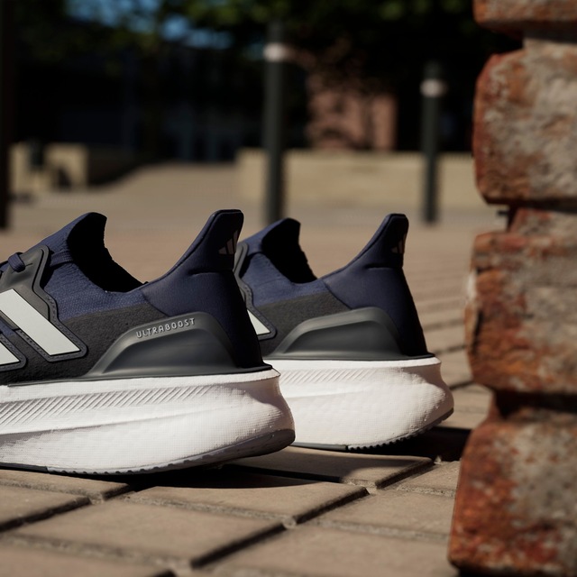 adidas Performance Laufschuh »ULTRABOOST 5« mit BOOST™-Technologie für mehr Reaktivität und Komfort