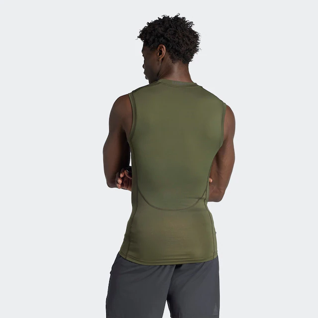 adidas Performance Tanktop »TECHFIT COMPRESSION TRAINING SLEEVELESS« mit Rundhalsausschnitt, ohne Verschluss, normale Länge