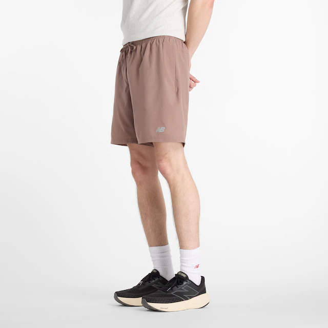 New Balance Laufshorts »SPORT ESSENTIAL SHORT 7« mit atmungsaktivem Innenslip