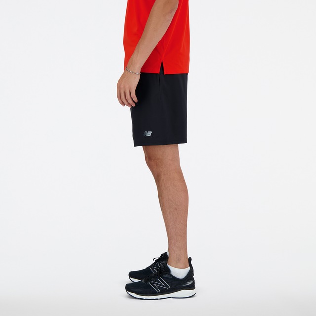New Balance Laufshorts »SPORT ESSENTIAL SHORT 7« mit atmungsaktivem Innenslip