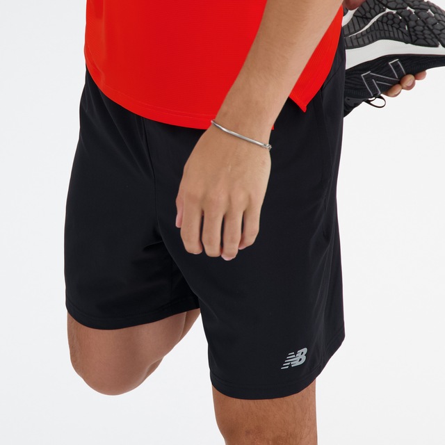 New Balance Laufshorts »SPORT ESSENTIAL SHORT 7« mit atmungsaktivem Innenslip