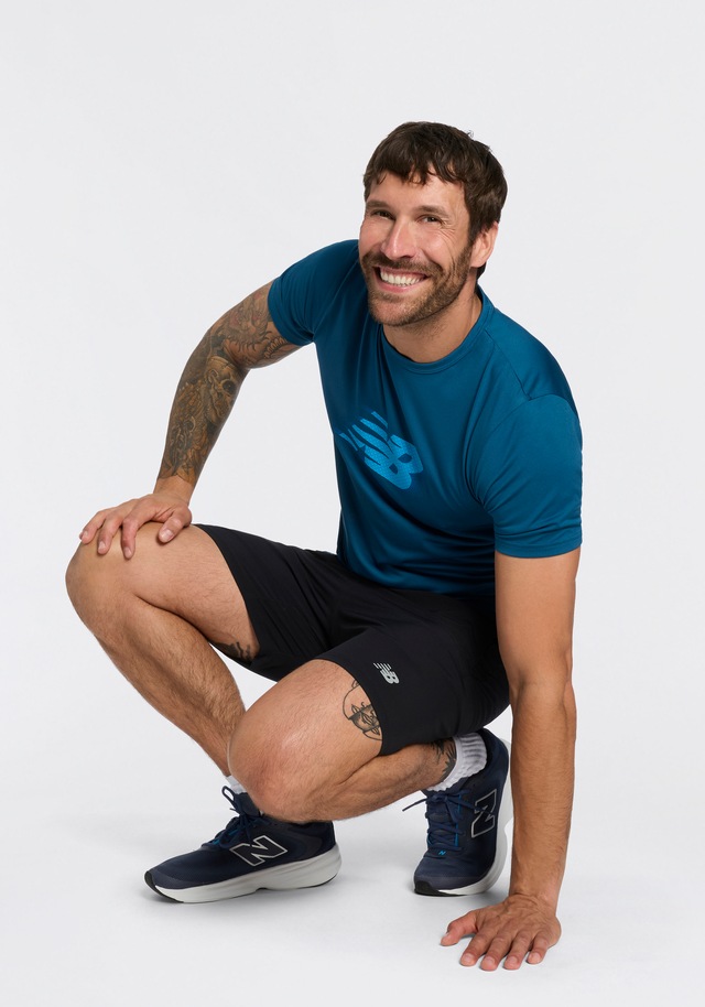 New Balance Laufshorts »SPORT ESSENTIAL SHORT 7« mit atmungsaktivem Innenslip