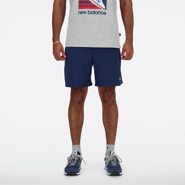 New Balance Laufshorts »SPORT ESSENTIAL SHORT 7« mit atmungsaktivem Innenslip
