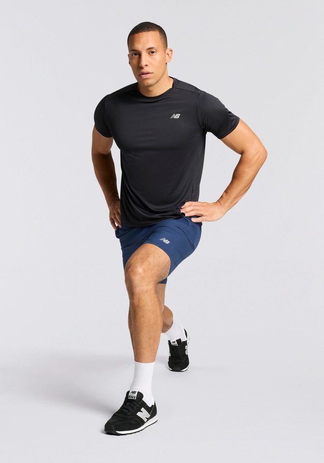 New Balance Laufshorts »SPORT ESSENTIAL SHORT 7« mit atmungsaktivem Innenslip