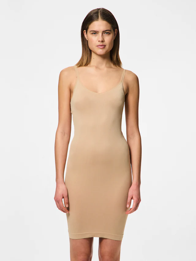 pieces Unterkleid »PCBALLROOM LONG SINGLET NOOS BC« mit Shaping-Effekt