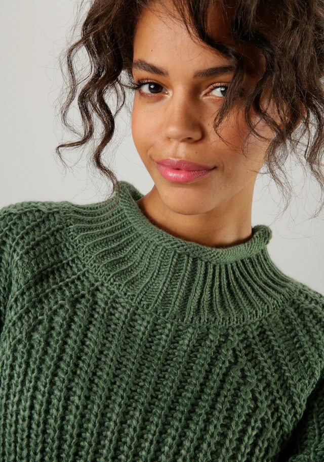 Aniston CASUAL Strickpullover mit Rollkante am Stehkragen