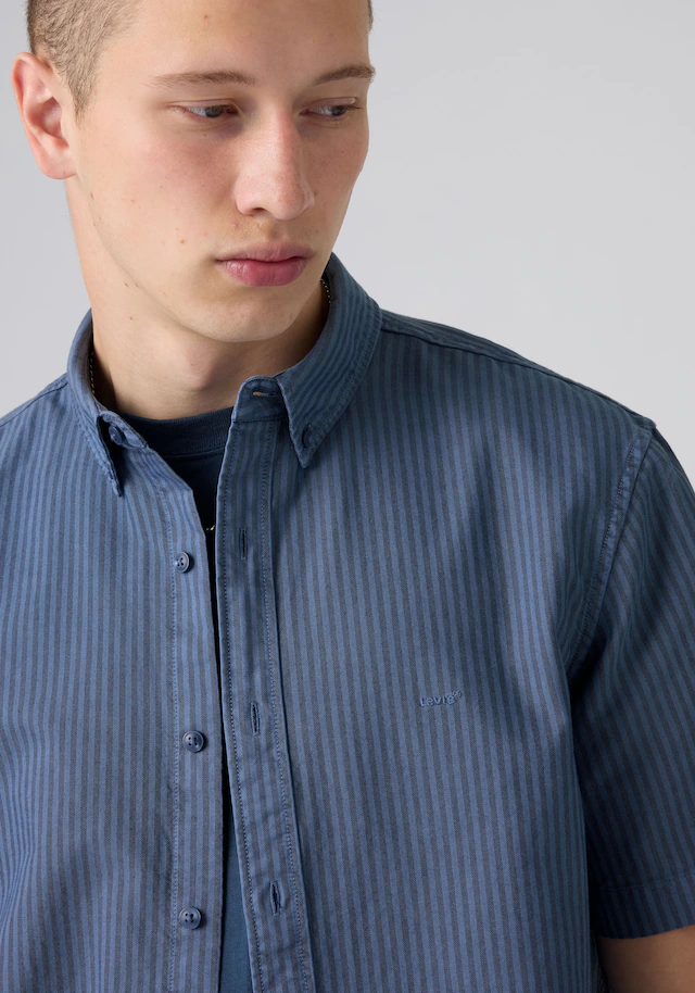 Levi's® Kurzarmhemd »SS AUTHENTIC BUTTON DOWN« mit kleiner Logostickerei auf der Brust