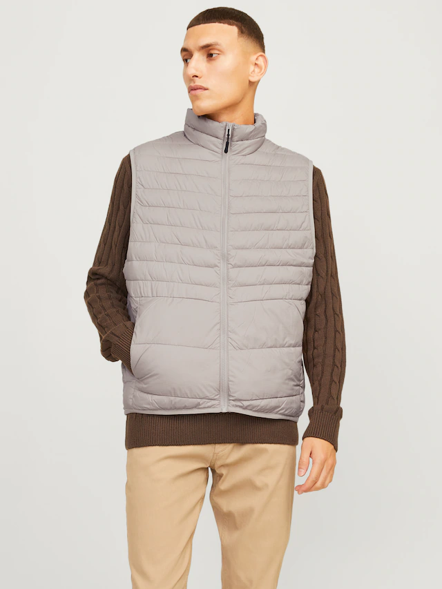 Jack & Jones Steppweste »JJESTATE Praktische Weste mit Beutel, ideal für unterwegs« unifarben, modisch, regular fit, Polyester