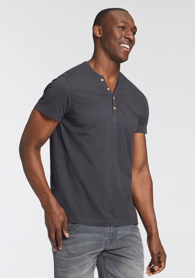 Bruno Banani T-Shirt Mit geknöpften V-Ausschnitt