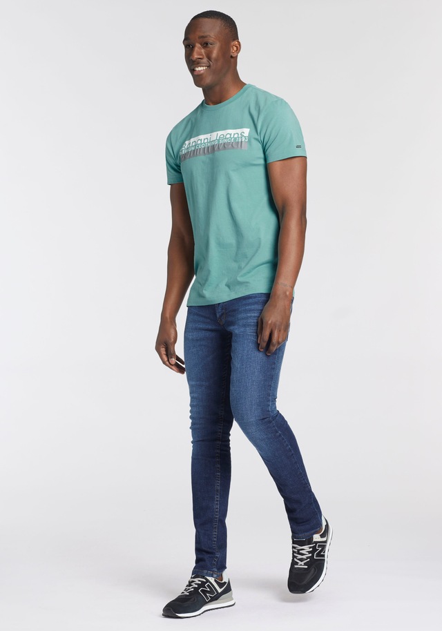 Bruno Banani T-Shirt mit modischem Frontprint