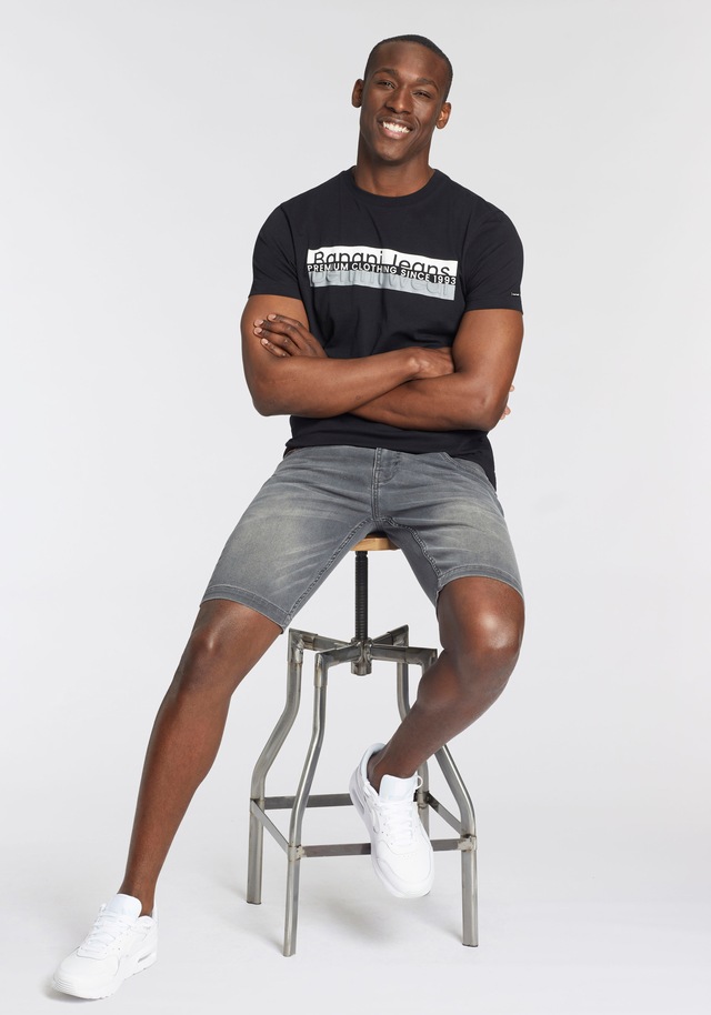 Bruno Banani T-Shirt mit modischem Frontprint