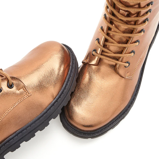 LASCANA Stiefelette »Herbststiefelette, Boots, Stiefel,« im angesagten Metallic-Look VEGAN