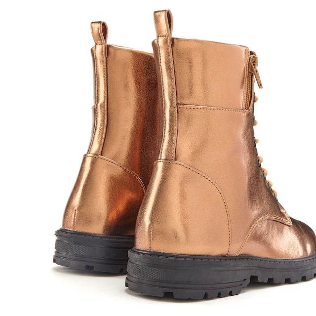 LASCANA Stiefelette »Herbststiefelette, Boots, Stiefel,« im angesagten Metallic-Look VEGAN