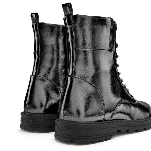 LASCANA Stiefelette »Herbststiefelette, Boots, Stiefel,« im angesagten Metallic-Look VEGAN