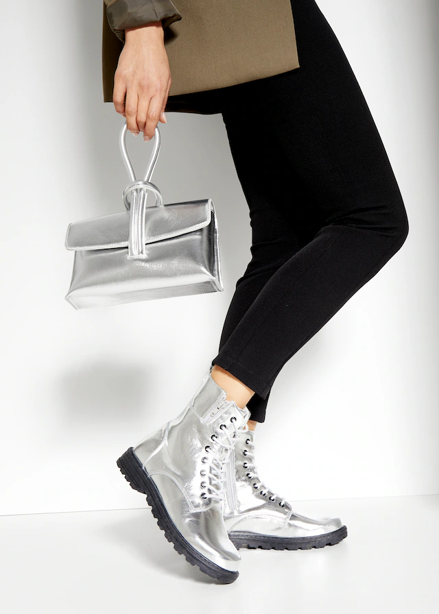 LASCANA Stiefelette »Herbststiefelette, Boots, Stiefel,« im angesagten Metallic-Look VEGAN