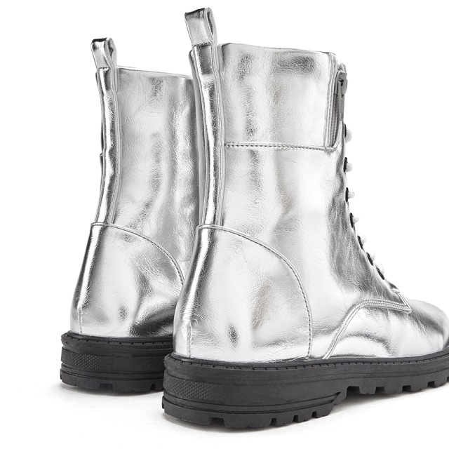 LASCANA Stiefelette »Herbststiefelette, Boots, Stiefel,« im angesagten Metallic-Look VEGAN