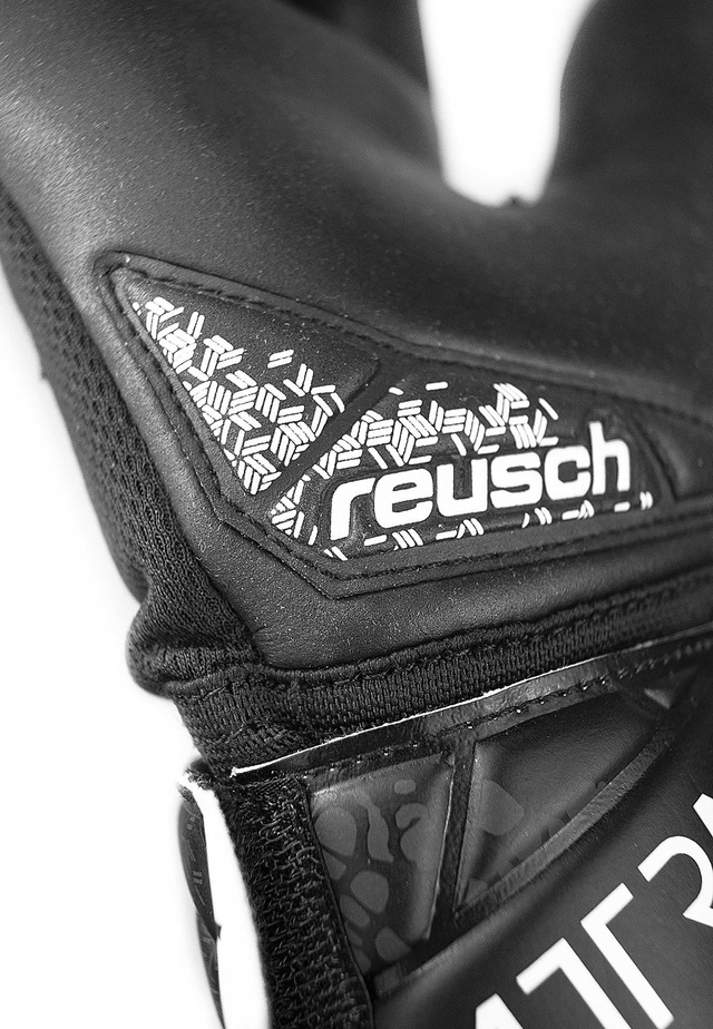 Reusch Torwarthandschuhe »Attrakt Infinity NC Junior« mit Negative Cut