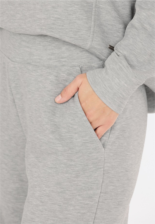 ATHLECIA Sporthose »Jacey« mit komfortabler Passform