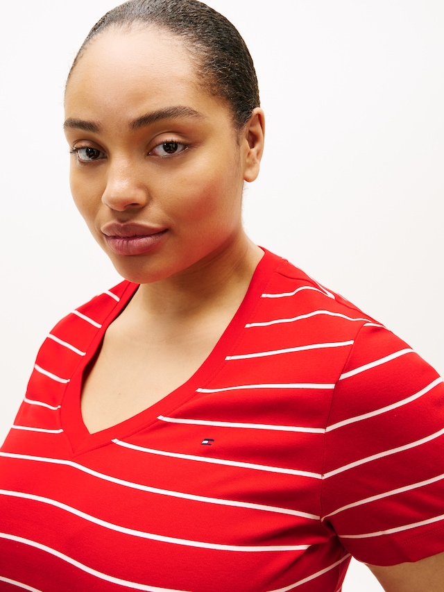 Tommy Hilfiger Curve V-Shirt »CRV SLIM CODY V-NK SS« in großen Größen, Baumwoll-Qualität